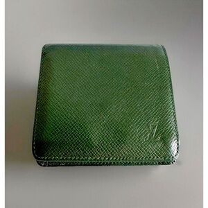 Authentic Louis Vuitton Men’s Wallet Green Taiga Leather
